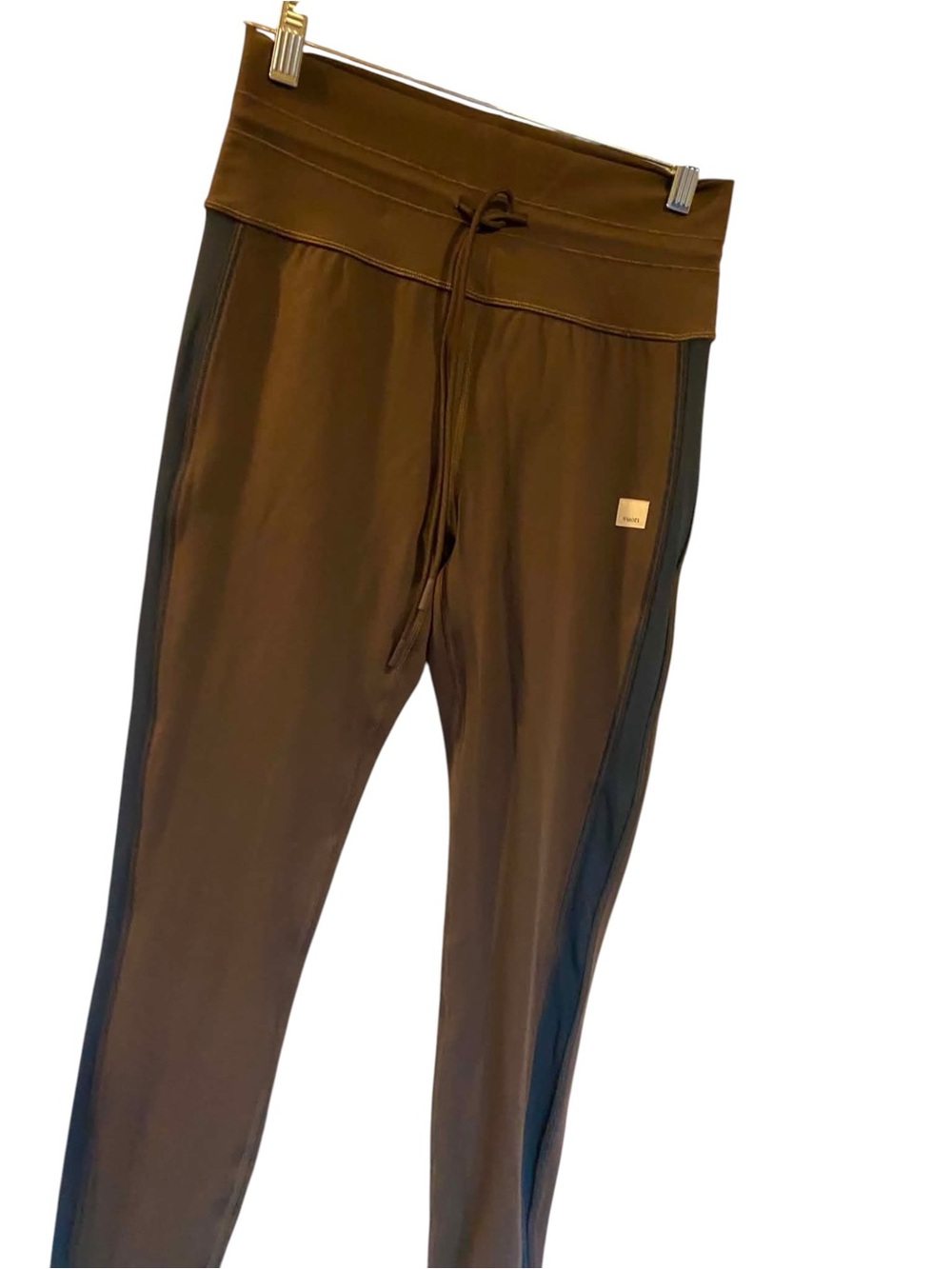 NWT Vuori Daily Track Legging FRENCH ROAST Size: Medium